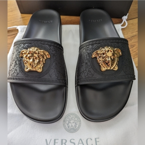 NEW Versace Black Pool Slide Sandals with Gold Medusa Head - Picture 10 of 16